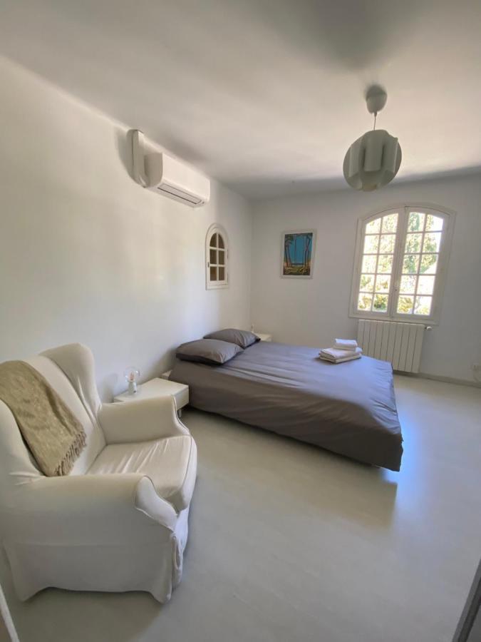 Bastide De Gueissard Bed & Breakfast Saint-Cyr-sur-Mer Exterior photo